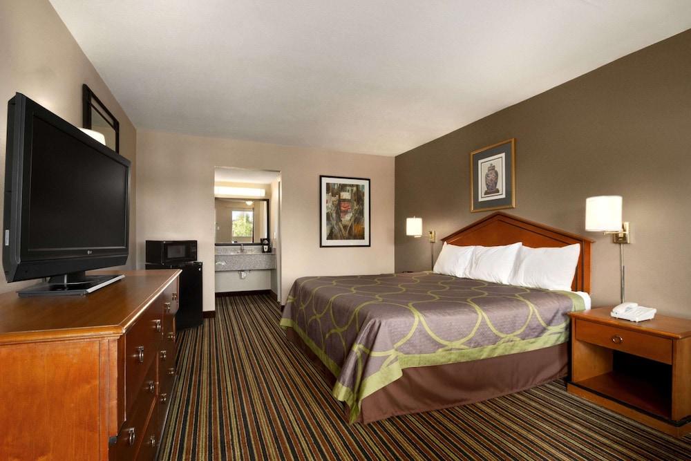 Super 8 By Wyndham Chattanooga/East Ridge Exterior photo